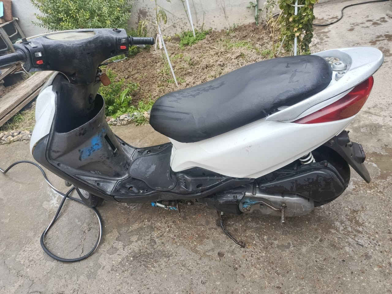 سلام عليكم بريز جاهزة مابيها نقص محرك كلجات سعر 350 وبيها مجال للطيبين مكاني بغداد ***********
