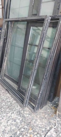 شباك المنيوم عدد 2 متر ونص مربع جام 10ملم حي اور ساحه صباح الخياط 0770...