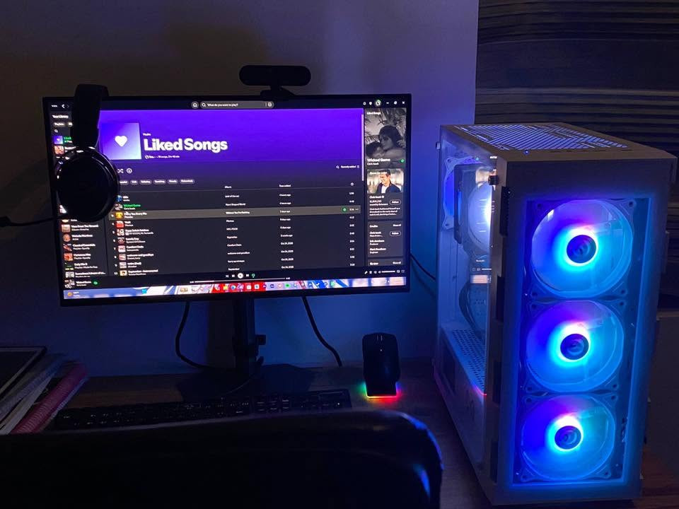 فرررح نفسك ! للبيع جوة السوك
الكيس

CPU: AMD 8400F TRY

GPU: rtx 3060 8gb vram

RAM: LEXAR 32GB (16X2) 6400MHZ RGB DDR5 WHITE CL32

Motherboard: B650M-B PRO MSI

Storage: M.2 1TB WD GREEN PCIE 4.0 5000MB/S

CPU Cooler: MNTOB MN-2000 FUSION ARGB AIR COOLER

Power Supply (PSU): PSU 750W 80+PLUS BRONZE SEGOTEP BN750 

BLACK PCIE-5

Case: MNTOB MN-2090W ELITE GLASS WHITE 4FAN ARGB

الشاشة

Monitor: GIGABYTE G25F2 200HZ 1MS IPS SRGB 120% HDR10 HDMI 2.0

Ups

UPS FALCONE 3000VA 48V

+ ويب كام و كيبورد هدية !!!!!

(ابيع كامل)

استخدام 8 اشهر

سبب البيع ، اريد اجيب لابتوب

مستعجل

السعر 1,500,000

واتساب : ***********

تلي : @salnium
