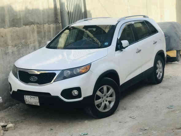 سلام عليكم كيه سورنتو موديل 2011مريكي حادث سياره محرك 2400 بابتين جهت سائق منضمه غاز بيه ***********. السعر  140 وبيه مجال
