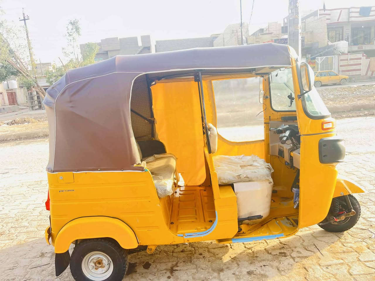 تكتك موديل 20 شهر 11 رقم سنويه باسمي 
مكينه وكير واكسل كفاله
كشر كفاله من الضربه خياس ما بيها تكتك جديده
احله من الصور تجي وتشوف بعينك

سعر 7 و ربع

***********
