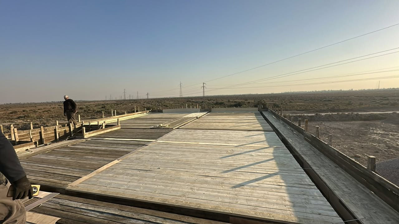 السلام عليكم عملنا مستمر شغل هندسي خشب نضيف صب درجه أولى نعمل جميع الديكورات وباسعار مناسبه للستفسار *********** عملنا فقط ب لكوت
