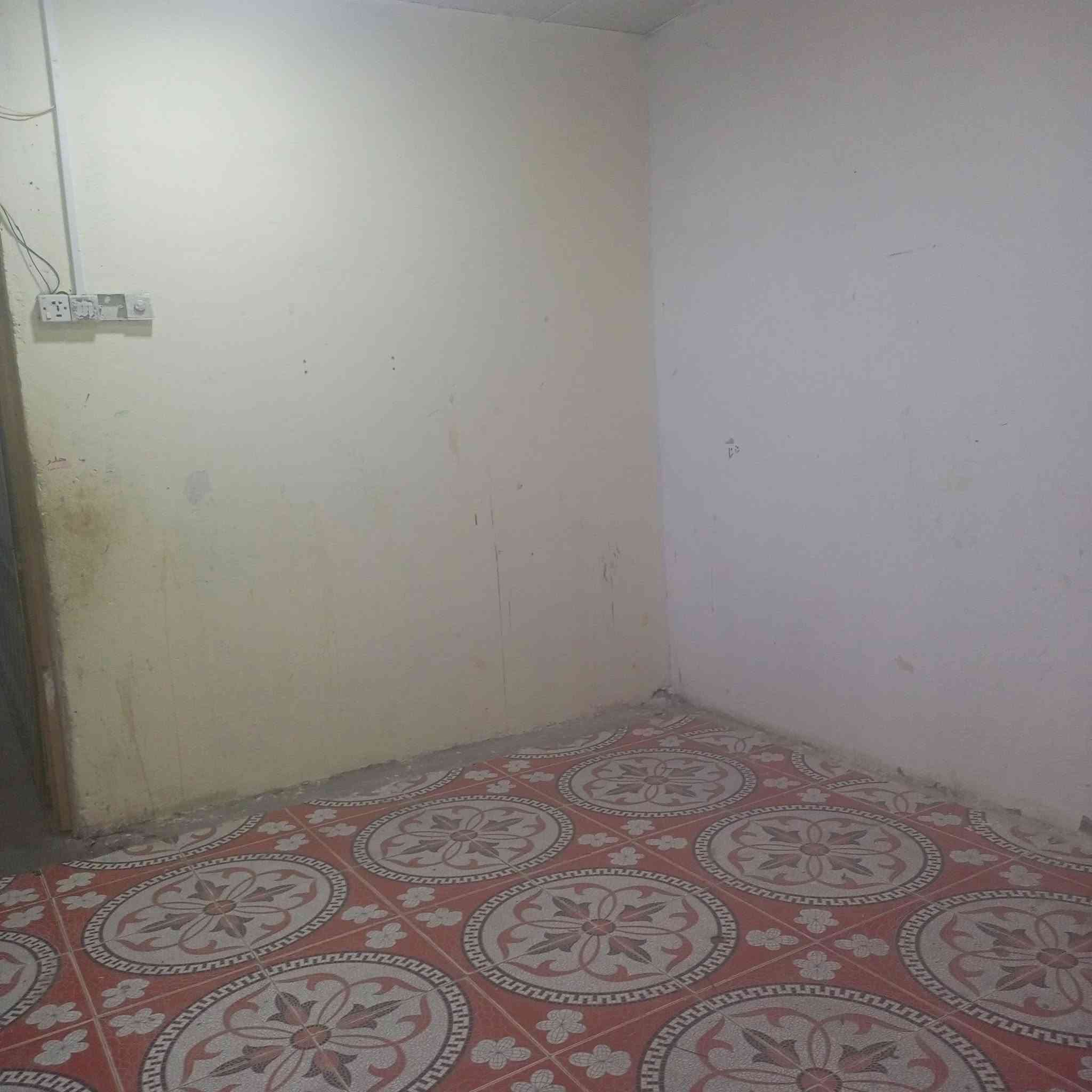 بيت للايجار بالقبله بحي الجامعه قرب مدرسة الاستبرق بيه غرفتين نوم وهول ومطبخ وصحيات وديوانيه وكراج وتانكي وماطور اجاره ب500 اي استفسار على هذا الرقم ***********
