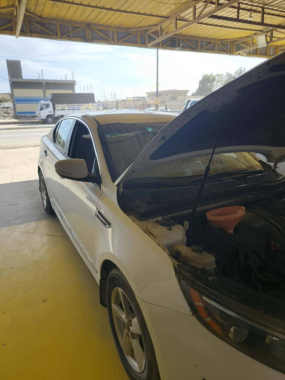 السلام عليكم اخوان سياره اوبتيما وارد امريكي مكينه ٢٤٠٠ جي دي اي 
لون ابيض رقم انكليزي بصره سنويه ٢٠٣٠ بيها جاملغ وبنيد مكان السياره السماوه  السعر ١٢٠$ وبيها مجال 
رقم صاحب السياره ***********
