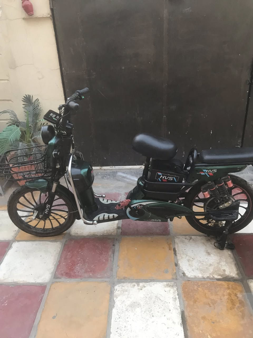 بايسكل شحن للبيع نضيف مستعمل قليل يعني جديد ب350 الف للتواصل ***********
