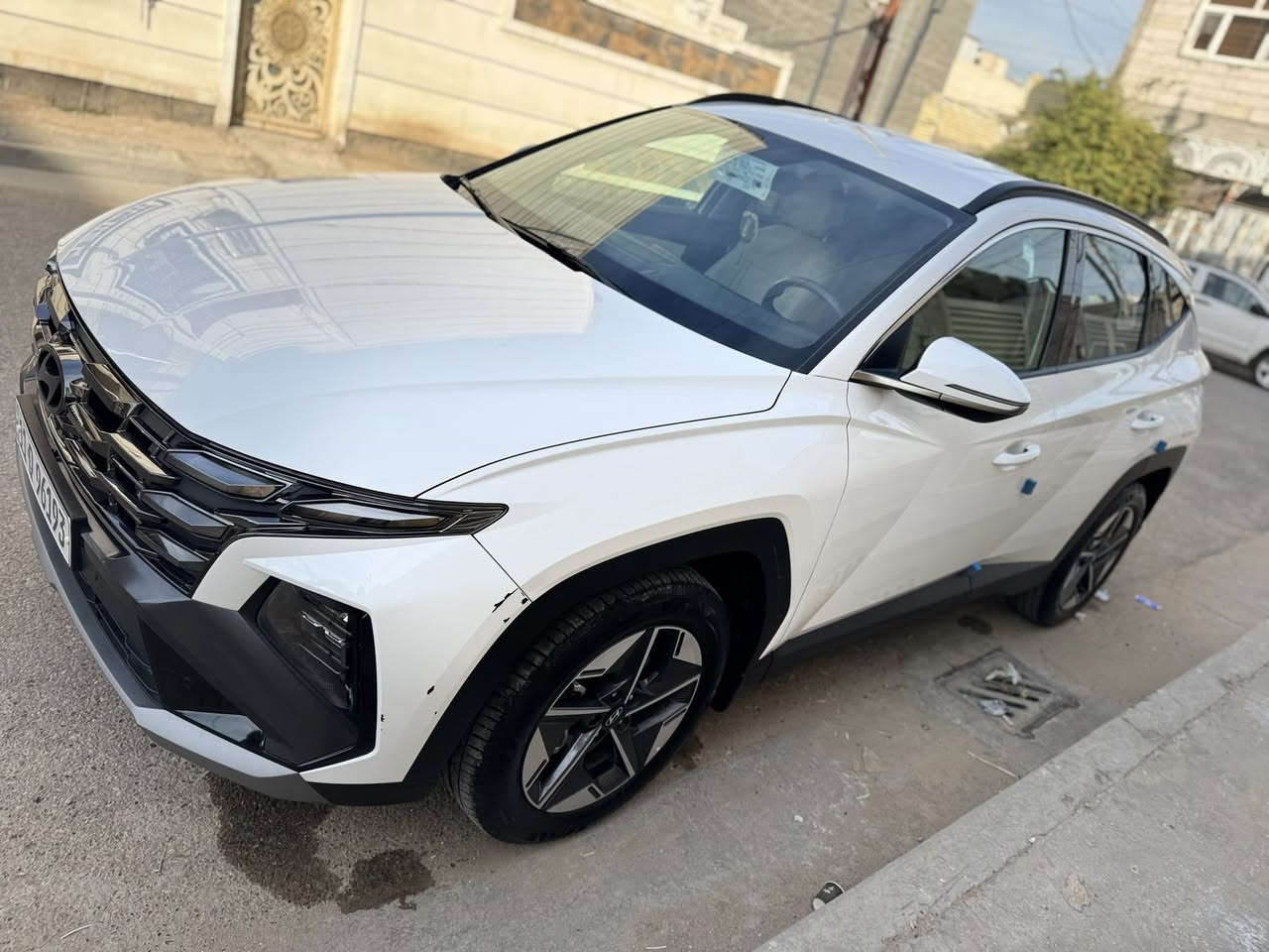 هونداي توسان خليجي ضمان الشركة
كفاله عامه رقم بغدادالدولي تحويل مباشر 

عداد المسافه : 26الف km فقط

الموديل : 2025

حجم المحرك : 4 سلندر 2000 دوش 

المواصفات ..  

حساس امامي خلفي 

 بصمة تشغيل وابواب تشغيل عن بعد

تبريد قطعتين - مقاعد كهرباء اماميه 

مقاعد تبريد - مري شفط - اشاير مري 

مثبت سرعه - سايد بريك كهرباء 

شاحن وايرلس - لايت الامامي زينون + لد

بردات خلفيه - ويل كب حجم 19 

( السعر /242 )

***********
بغداد / حي الجهاد
