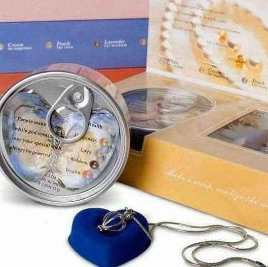 #قلادة اللؤلؤة محار طبيعي وليس صناعي 🦪🌟

قلادة اللؤلؤة الطبيعية أهدي من تحب هدية مختلفة من الطبيعة 100% ✔️🦪

حاير بختارك لهدية ؟ وتريد شي غريب ؟ 
لتحير وية قلادة اللؤلؤة 🦪😍

الحلو البيها انو أنت تستخرج اللؤلؤة بيدك فكرة تجنن 😍

عبارة عن علبة بدخلها محارة بداخل المحارة لؤلؤة 🐚🦪🦪
بعد مطلعون اللؤلؤة من المحارة
تخلوها بداخل القلادة 🐚🤍

بكج متكون من محارة حقيقة مستخرجة من البحار بداخلهة لؤلؤة + قلادة 🦪🤩🐚

هدية روعة تهديها🦪 لمن تحب 🤭😍♥️

السعر البكج كامل 10  الاف فقط 😊

🚘يوجد خدمة توصيل لجميع محافظات العراق ٤ الاف🚘 بغداد, العراق


**إذا كنت صاحب هذا الإعلان وتريد حذفه لأي سبب، رجاءا أرسل رسالة إلى الدعم الفني**