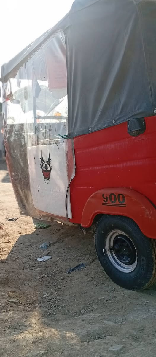 السلام عليكم
تكتك للبيع موديل18 مكينه 20
تكتك خير من الله معمره دوس ممصبوغات 
بيهه ضربه بل لغد بسيطه 
الاستفسار اتصل ***********
