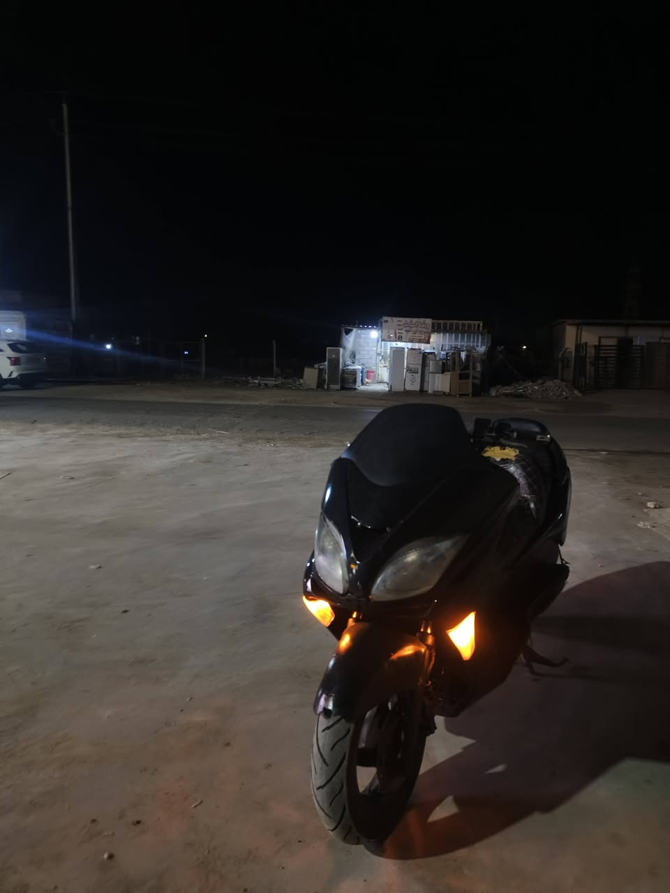 يالله سلام عليكم فورزه 08 للبيع دراجه جاهزه وكامله كهربائيات كله مكينه مبدل ولفات فقط معدل ١٤٠ زوج تايرات جدد باتري جديد منضومه هورنات ومنضومه زنون دراجه تخبل  سعر 650 وبيه مجال الاستفسار الاتصال ع رقم *********** بي واتساب
