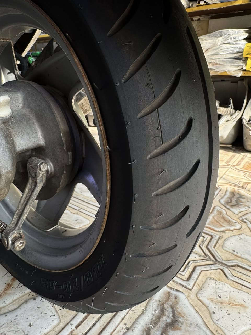 دولفين ياباني سلف هندر كهربائيات شغال
زوج تواير جدد دبلات امامي خلفي شغال 
ترهم مراوس السعر 350 سماوة سايدين 
حي الحكم مجاور صيدلية العين 
{‏***********}
