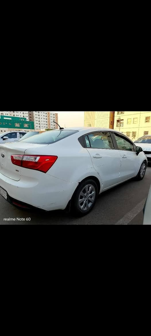 السلام عليكم للبيع سياره كيا ريو موديل ١٤ كير عادي مكينه1600 وارد أمريكي السعر 75 وبيه مجال  رقم الهاتف *********** مكان سياره واسط
