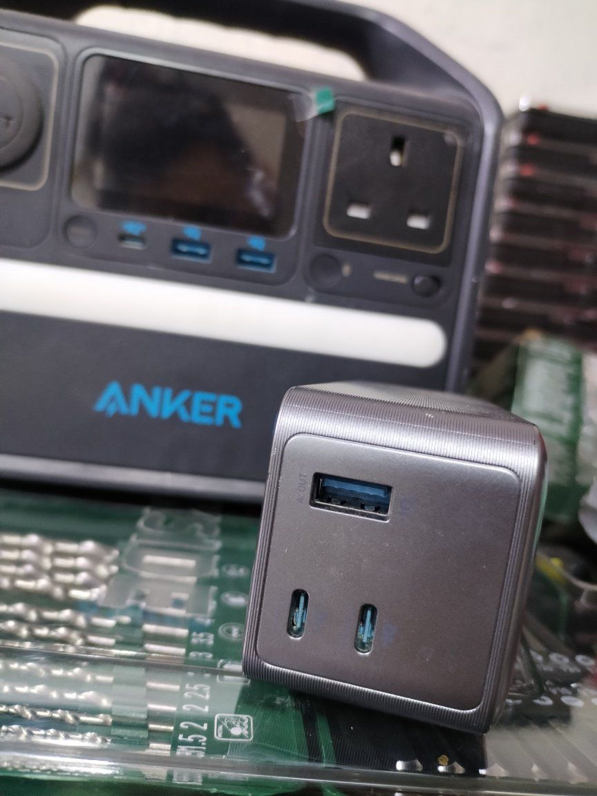 بر بنك انكر ٢٠ الف ملي امبير ٢٠٠ واط
سعر ٤٠ الف
*********** للحجز وتساب
