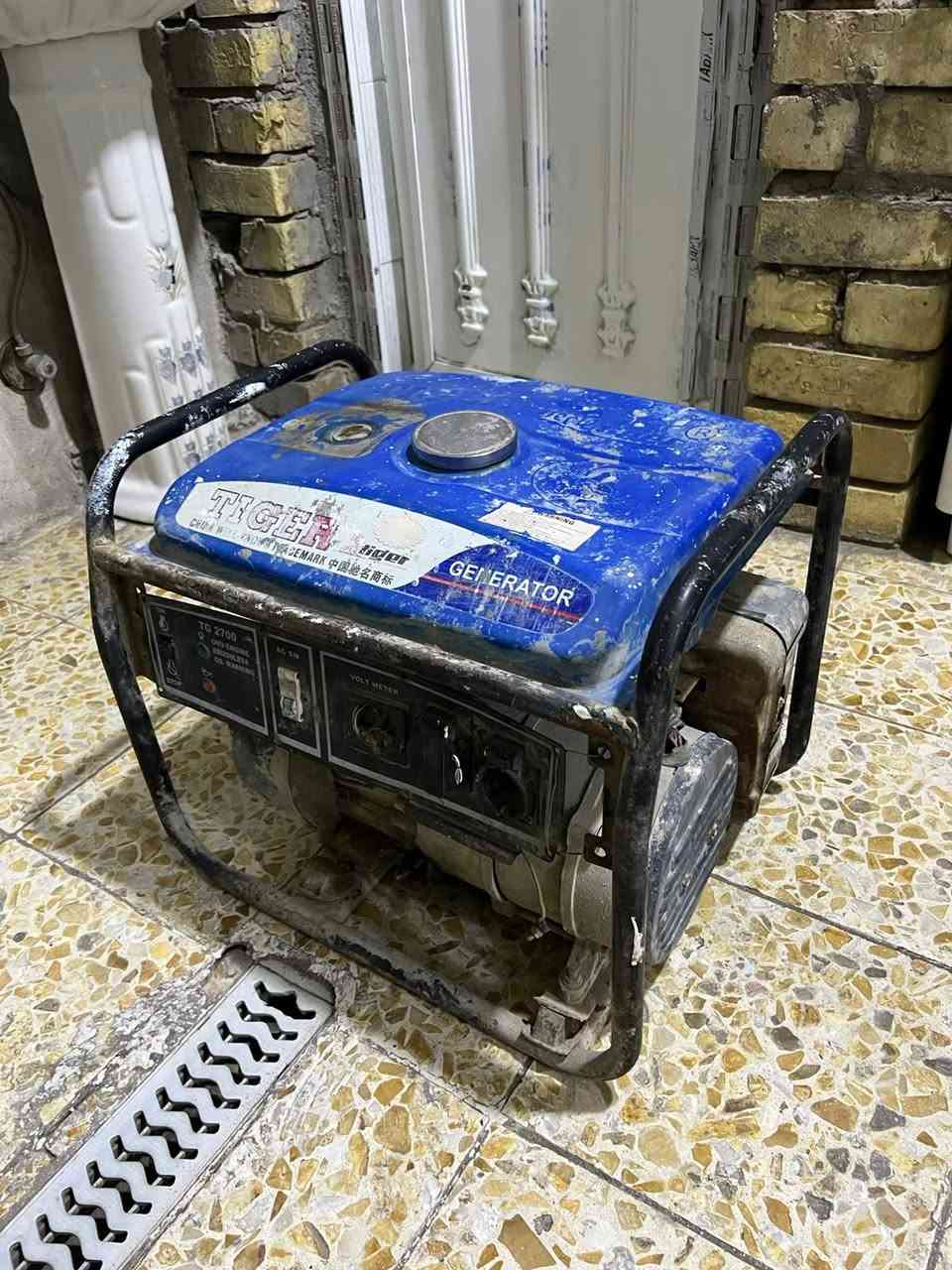 مولده نوع تايكر ستندر مستخدم شي قليل جاهزه عالفحص السعر 120 وبيها مجال // *********** بغداد, العراق
