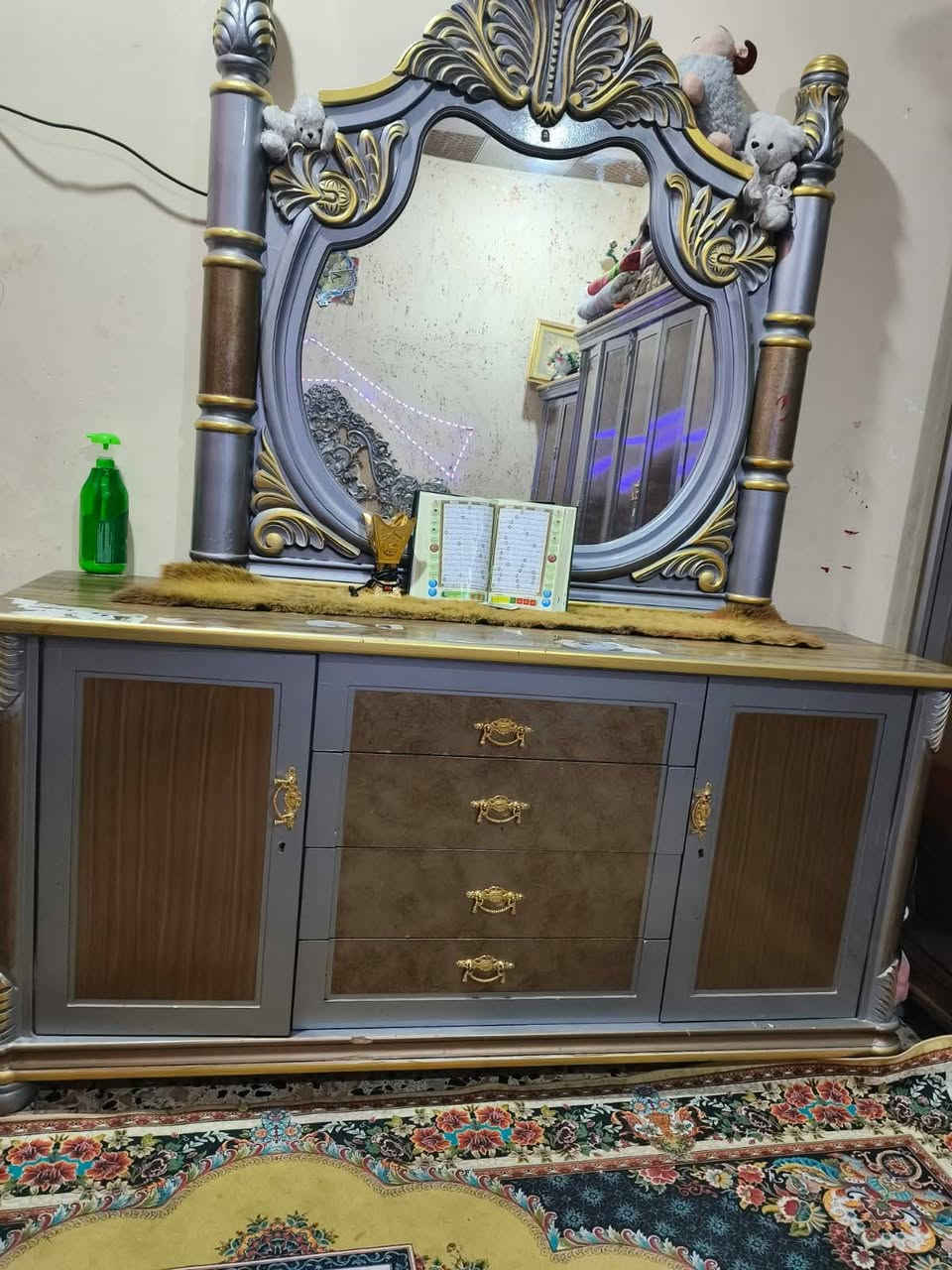 غرفه كويتيه ٧٠٠ بيها مجال 
نضيفه وجدا حلوه


**إذا كنت صاحب هذا الإعلان وتريد حذفه لأي سبب، رجاءا أرسل رسالة إلى الدعم الفني**