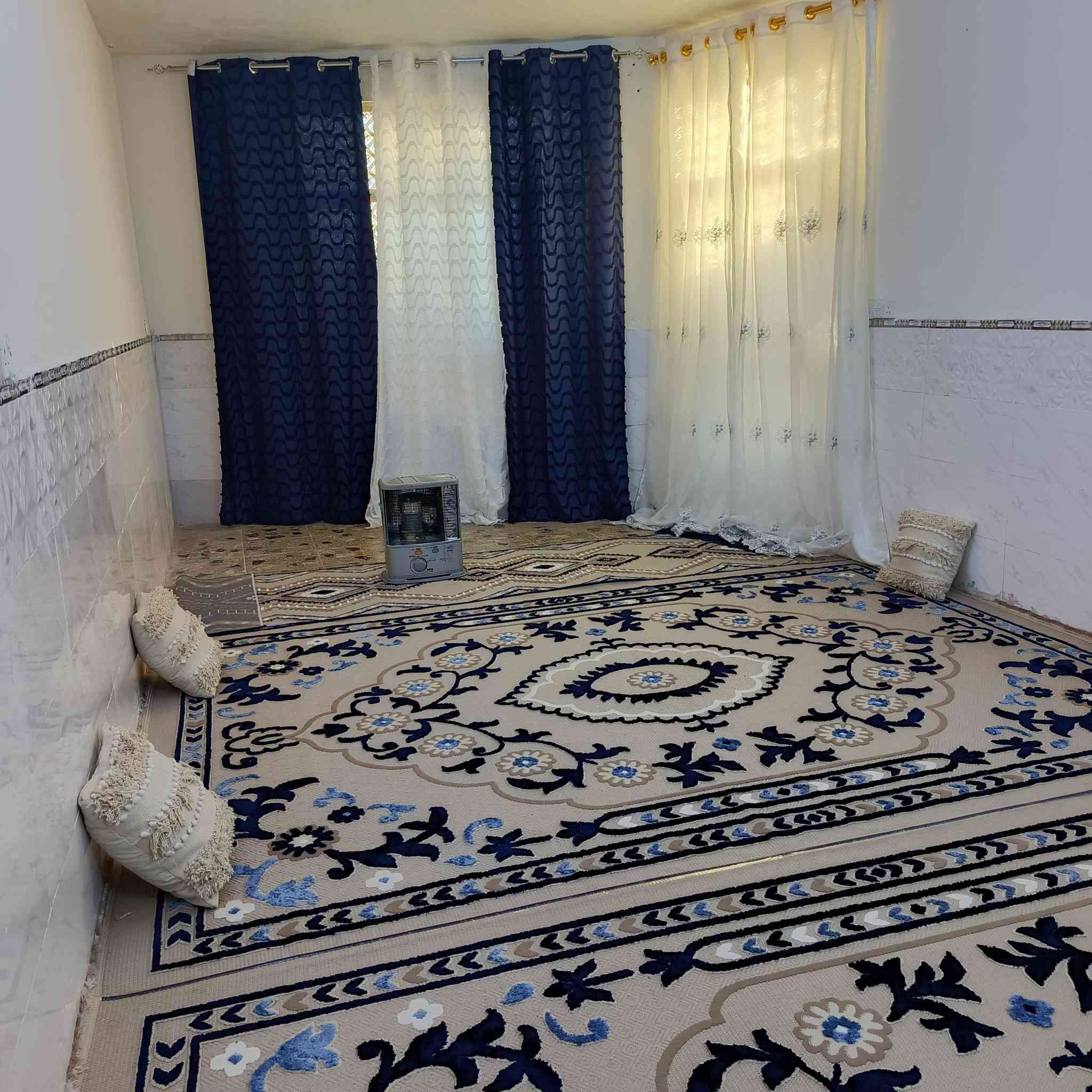 السلام عليكم
#دار_ركن_للبيع مساحة 180م واجهة 10 نزال 18 
يحتوي على مدخلين كراج استقبال معزوله.+ حولي مربع كبير + غرفتين نوم + صحيات خارجية وحمام داخلي 
مناور + مطبخ معزول + سطح + بيتونه.. 
عالي عن الشارع.. كل الخدمات كامله.. مع تبليط.. 
سند اصفر 
حي البساتين حي السلام
من جهة المستوصف والمدارس.. 
سعر مناسب لشراي 
اكثر استفسار اتصل 🗣📲📞
***********
