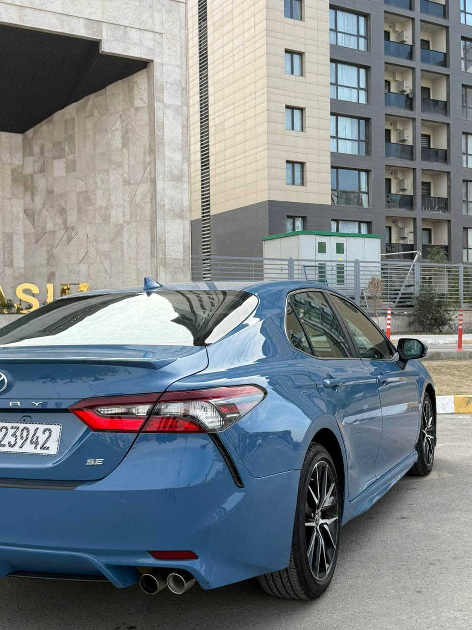 تيوتا كامري موديل (2023)SE

( المواصفات  )

لون السياره (بحري )

ماشية48

شاشة جبيرة. 

نضام car play + AUTO ANDROIOD

نضام خرائط وانترنيت 

نضام ABS

كاميرا دوارة

اوتو هولد 

كشن كهرباء 

منافذ شحن 

شفتات استيرن 

اشاير بالمري الجانبيه 

كشنات جلد اسود 

دركه جلد اخياط 

تحديد مسار

نضام مانع تصادم 

رادار امامي 

لايتات زنون عدسات عالي وناصي 

جي بي اس 

نضام نورمان ايكو وسبورت 

نضام مانع انزلاق   

محرك 2500 المرغوب مكفول هو والكير

(ملاحظة) ضرر ربع بنيد فقط 

(ملاحظة) كفالة مكينة كير لغد شاصي حوض الجنطه سليم

السعر ٢١٥$ وبيها مجال للشراي

***********
مكان السياره بغداد حي الجهاد بغداد, العراق
