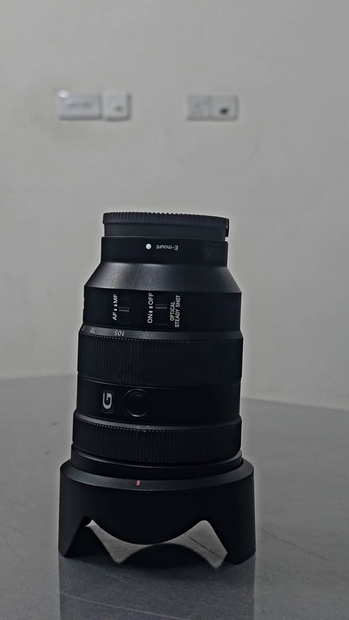 عَدَسة سوني g master
24_105 
G oss 
مثبت بصري 
إستخدام بَسيط جداً 
التواصل واتساب 
***********
