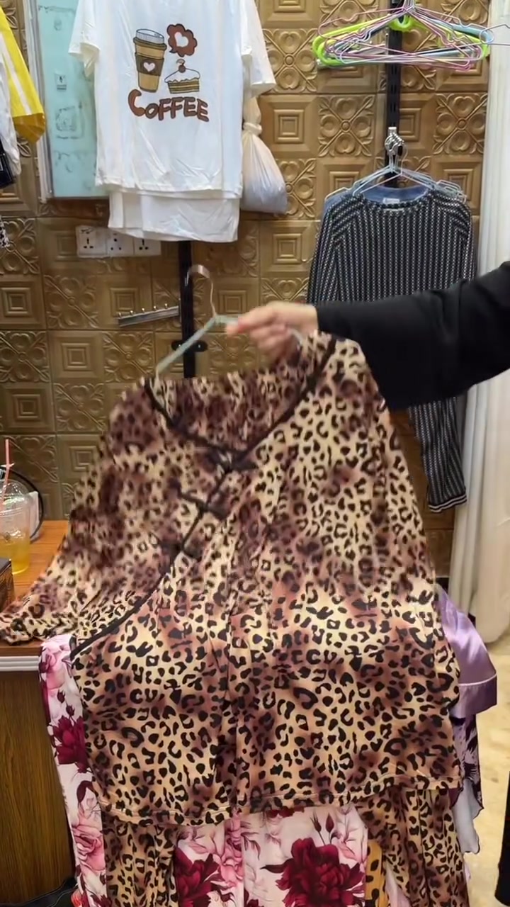 شلحات وتراكات بسعر الجمله
تعزيله محل
العدد هواي ماحاسبتهن واكو قطع مامصورتهن
السعر ع خاص


**إذا كنت صاحب هذا الإعلان وتريد حذفه لأي سبب، رجاءا أرسل رسالة إلى الدعم الفني**
