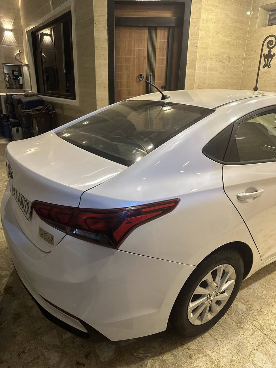 اكسند 2019 شاشة كامرة دوارة كاربلاي مثبت سرعة مانع انزلاق مواصفات الوارد امريكي تخم تاير جديد السيارة ترايها حلو وناعمة بيها الجاملغ الخلفي صبغ جهة السايق والباب مبدل نفس لون 
السيارة سعرها 110 قفل
***********
