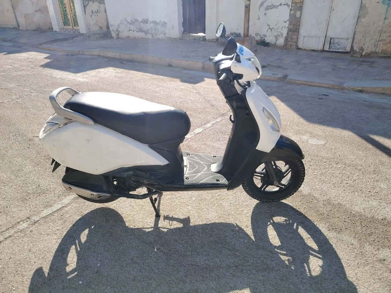 جوبتر موديل 20 محرك على وضع الشركة شرط فول نعومة تاخذ تفحص وين مايعجبك كفرها مصبوغ فقط شراي اتصل *********** بكان واسط كوت قضاء الحي سعر مليون و 100
