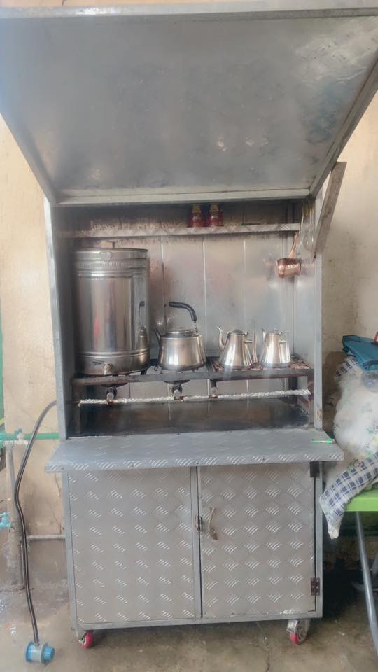 السلام عليكم چمبر چاي متكامل طباخ+سماور+مهذارة استعمل أيام للتوضيح هذا تفصال مو جاهز شغل شارع 6 ابيع بنص السعر 500 الف قفل مكاني بغداد البياع ***********
