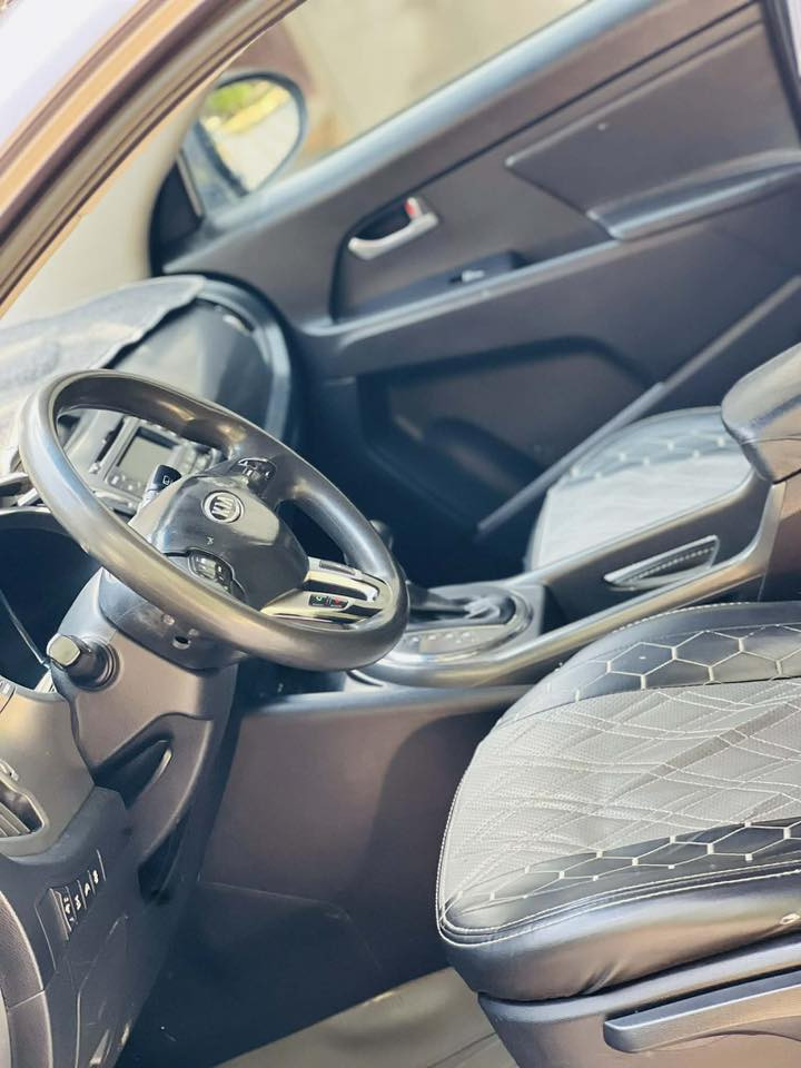 سلام عليكم
سبورتج موديل 2012رقم ديالى الجديد تحويل مباشر 
محرك دوش كير محرك مكفولات 
صدر جديد تخم تاير  السياره جاهزه  
ملاحظه//السياره بيهه قطعتين صبغ بدون دواخل ولباقي مكفول 

السعر 127

رقم تلفون ***********
مكان سياره ديالى
