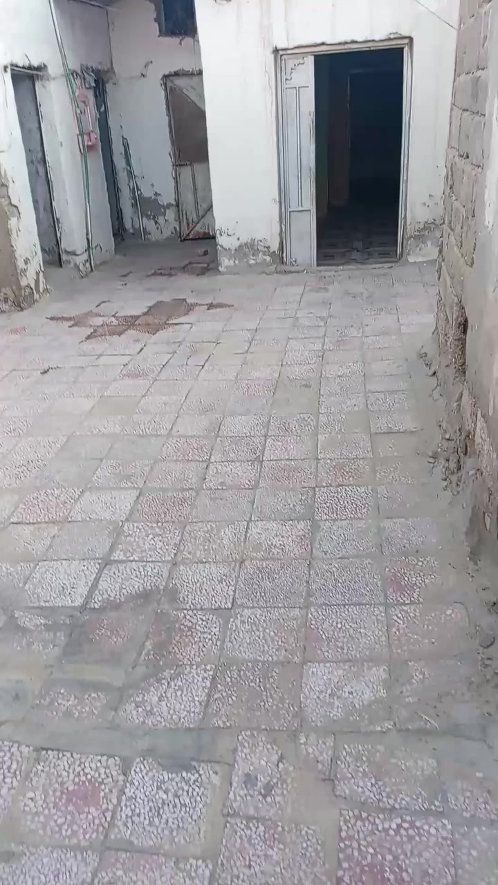 بيت للبيع بس مكاتبه غرفتين صاله مطبخ صحيات مساحه 200 السعر 7 ملاين يرهم حته اقصاد مقدمه 5 والباقي كل شهر 250 العنوان منطقه سيد جبار


**إذا كنت صاحب هذا الإعلان وتريد حذفه لأي سبب، رجاءا أرسل رسالة إلى الدعم الفني**