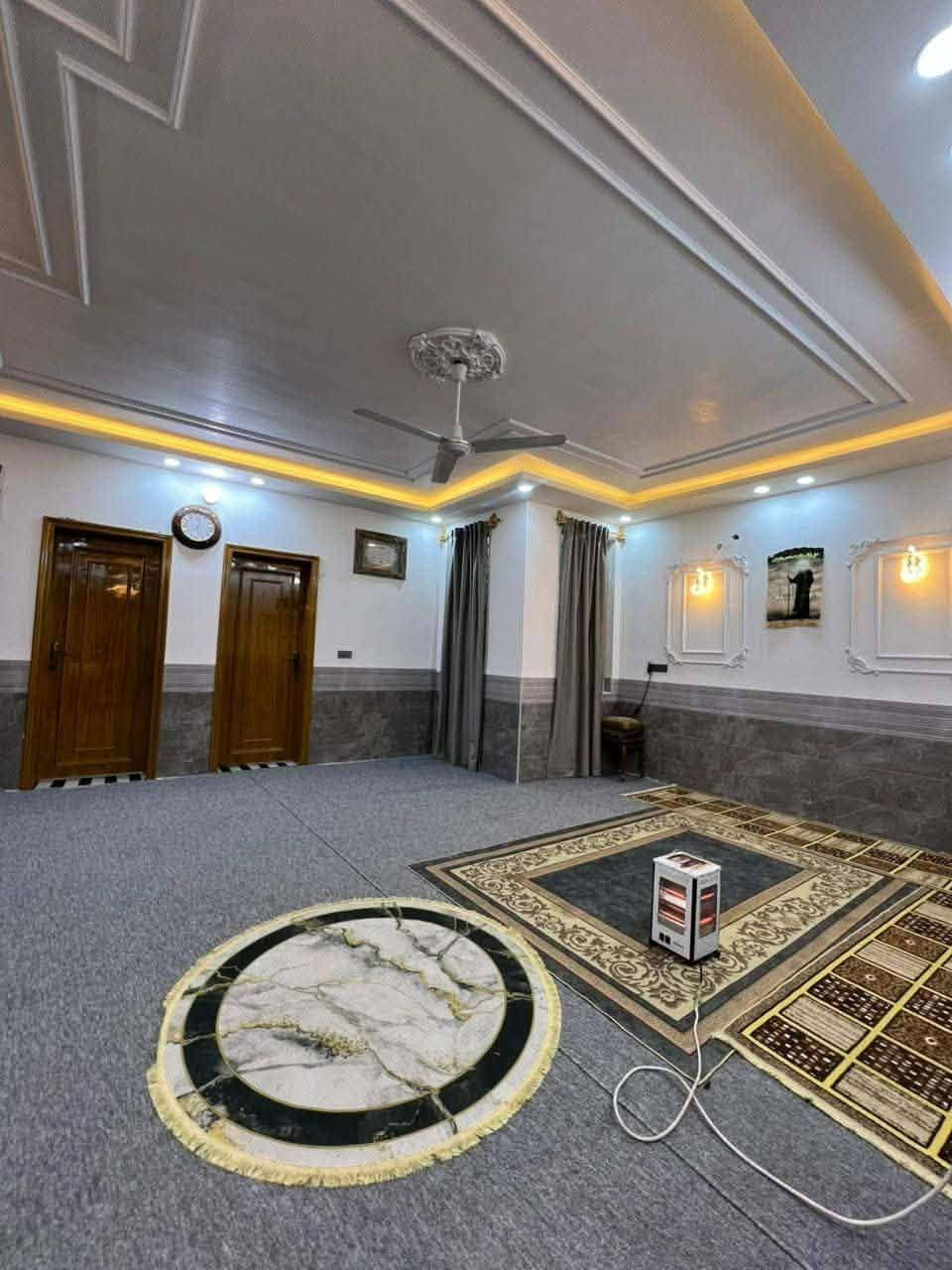 يعلن مكتب الاصدقاء للوساطة العقاريه

دار للبيع  200 م    طابوزراعي سند 25اقرار محكمه ثاني يوم🏡
✅ تحفه فنيه شغل درجه اوله جيب مهندس وافحص

موقع ,البيت /نجف 🏡 مقابيل قريت القدير شارع صب عمود 282

عنوان المكتب شارع الصب مقابل قرية الغدير عمود 261
البناء 🏡 
غرفتين  نوم/صاله/مطبخ /طرمه /صحيات/مكشوفه
بناء مرتب/ اساس + سقف كونكريت + بلوك+سيراميك الواح هندي+ارضيه بورسلين ثقيل ++

ألخدمات 🏡 عرض الشارع 20 متر
ماء/كهرباء/مدارس/سوق/تبليط/مولد/انترنت ضوئي 

*********** واتساب واتصال
