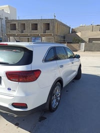 سورنتو ٢٠٢٠ • ٦ سلندر • ٧ راكب
