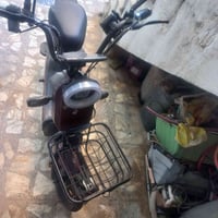 بايسكل للبيع عندي بس يراد له بطاريه شغاله كل شيء ما بيها07728813068