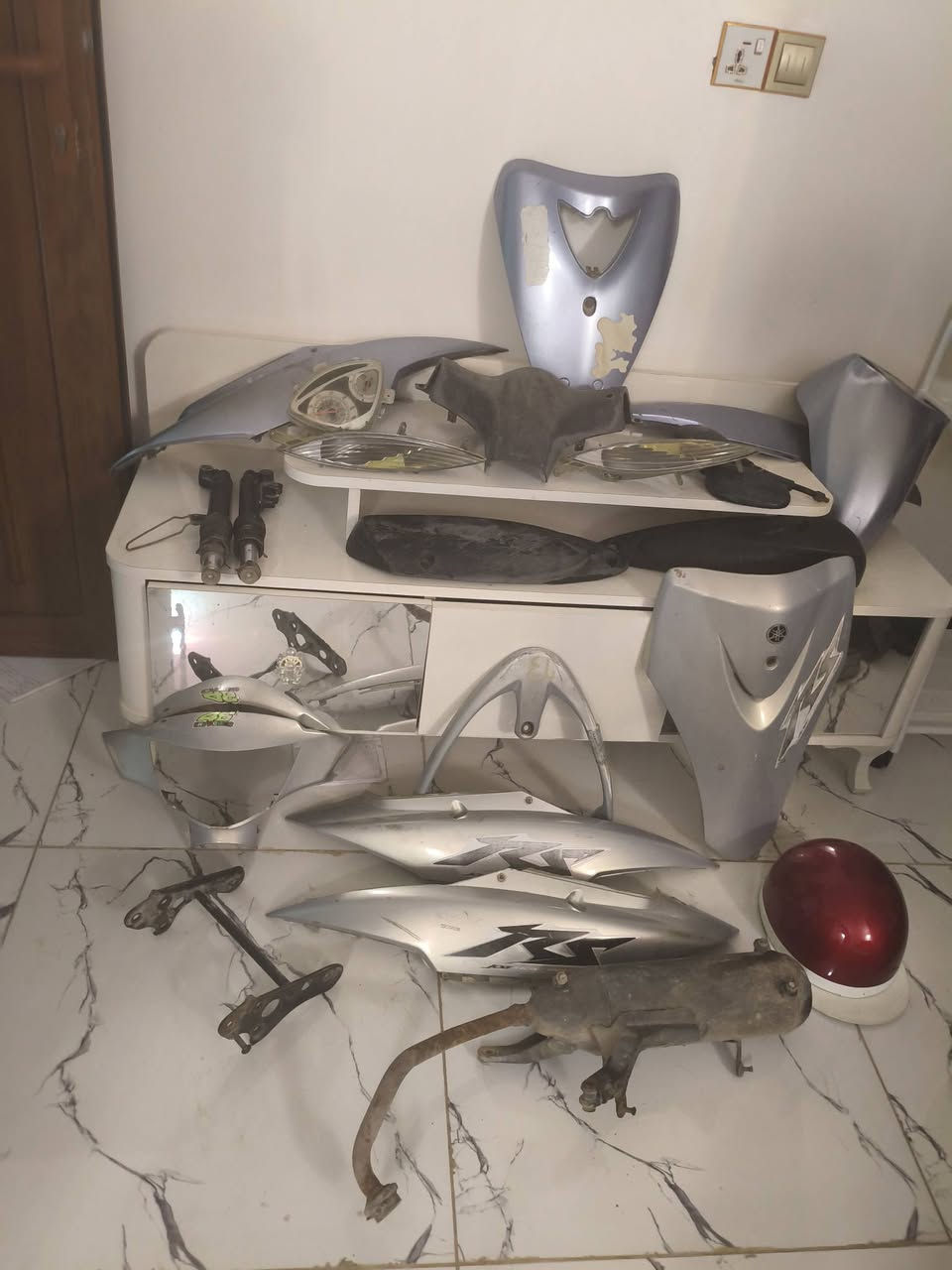 كلشي موجود للبيع
***********
