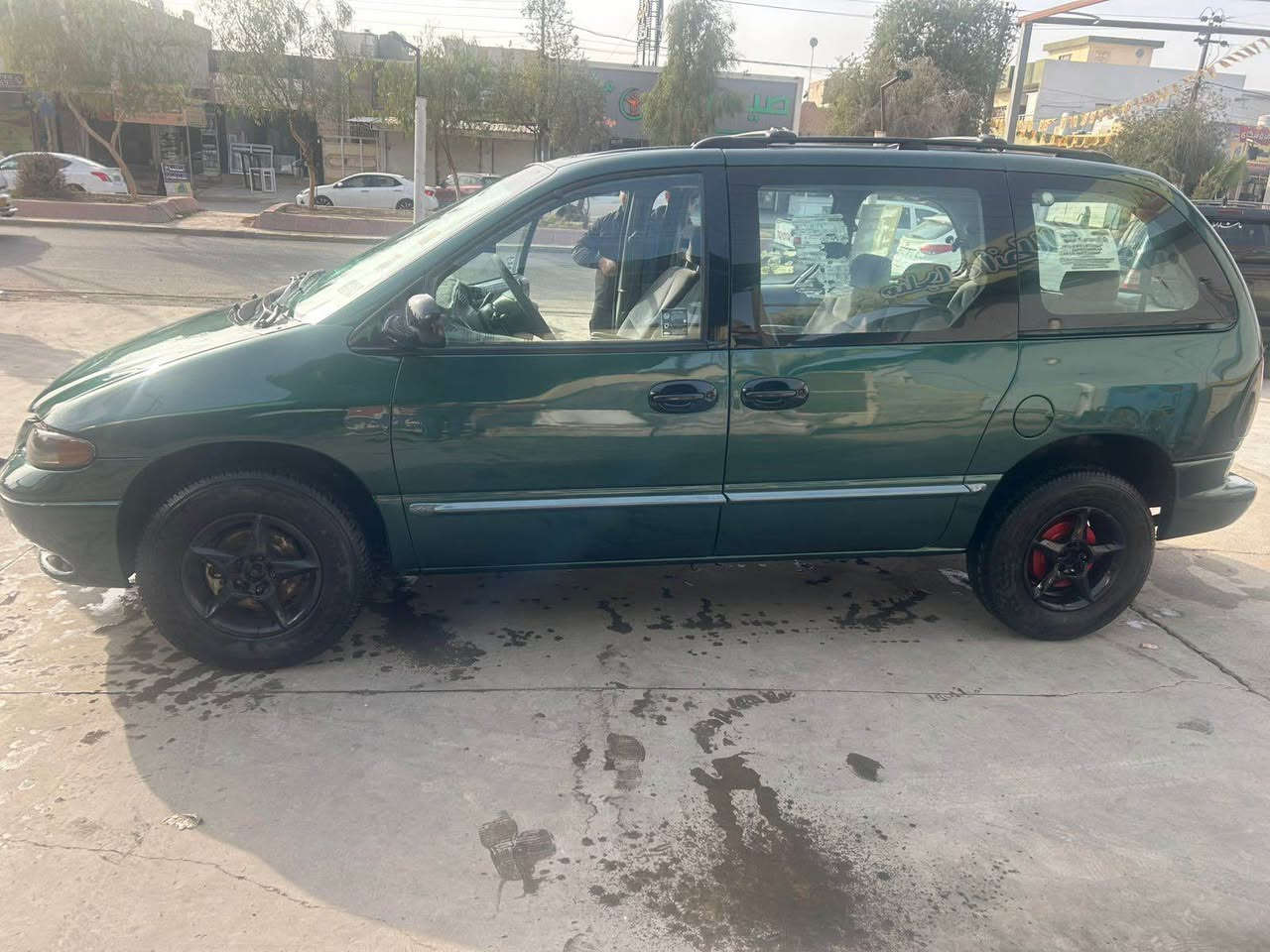 السلام عليكم ورحمته الله وبركاته 
سياره دوج كرفان 
موديل 1998 صبغ عام 

للبيع بسعر  47 ورقه  
كير ومحرك  مبدل الى 
تويويتا كاميري (2000)ام الجف 
اربعه اسطوانات 

تبريد قطعه واحد شغال بدون عيب 

السنوية ينتهي اب 2026 شهر السادس 
صاحب السنوية اب كركوك 
شرط التحويل 
مكان السيارة كركوك
غير متواجد علا الفيس 
رقمي الاسيا 
***********
رقمي  الاثير 
*********** كركوك, العراق
