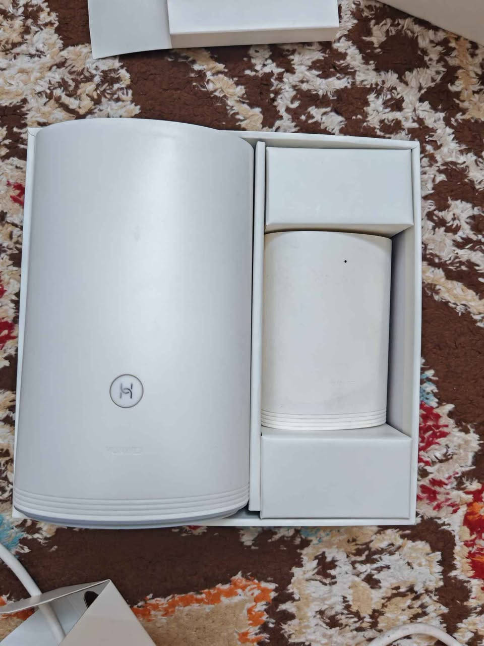 للبيع راوتر هواوي برو ميش كيو 2 (Huawei Pro Mesh Q2) مستعمل نظيف جدا (مثل الجديد مع الصندوق) وجهاز واحد ستايلات معزز إشارة 

✅ أهم المميزات:
تغطية شاملة: يقضي على المناطق الميتة (Dead Zones) في البيت.
تقنية PLC Turbo: يوزع الإنترنت عبر "أسلاك الكهرباء" لضمان اختراق الجدران والصبات.
سرعة فائقة: يدعم سرعات الجيجابايت وبث الـ 4K والألعاب بدون تقطيع.
سهولة الربط: مجرد تشبك القطعة بالكهرباء وتتصل تلقائياً (Plug & Play).
إدارة ذكية: تحكم كامل من موبايلك عبر تطبيق Huawei AI Life. 

السعر: 85 الف وبي مجال بسيط.
للتواصل : *********** 
المكان بغداد الغدير ويوجد توصيل بغداد 5 الف والمحافظات 8 الف. بغداد, العراق
