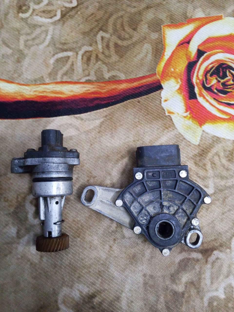 سلام عليكم غراض افيو سلكتر و عداد سرعه وبخاخات افيو مسكر السعر 100 الرقم ***********
