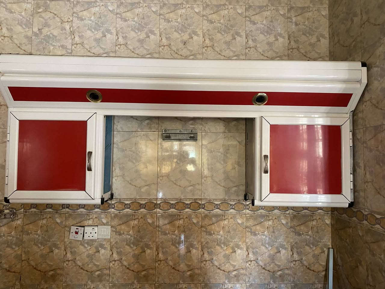 كاونتر حرف L مع ملحق مع كاونتر سنك مرمر  سعره 325  وزوليه 4+4 سعرها 80 مكانه بيجي


**إذا كنت صاحب هذا الإعلان وتريد حذفه لأي سبب، رجاءا أرسل رسالة إلى الدعم الفني**