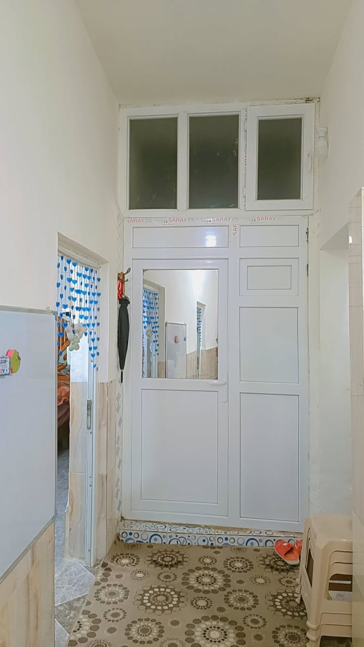 السلام عليكم ..
بيت للبيع مساحه 250 م
غرفه نوم 🏤
وصاله 🏠
واستقبال  🏠
ومطبخ 🏠
وصحيات داخلي وخارجي🏠
وحوش وحديقه 
خانقين (بانميل) فرع مشروع الماء 
للاستفسار اكثر راسل او اتصل ☎️

_____________________________________

📞 ***********
