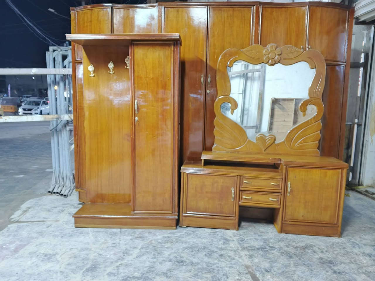 غرفه نوم صاج داخل وخارج نضيفه حيل اخت الجديده وناعمه 550 وبيها مجال مكان بالامين اكو توصيل رمزي


**إذا كنت صاحب هذا الإعلان وتريد حذفه لأي سبب، رجاءا أرسل رسالة إلى الدعم الفني**