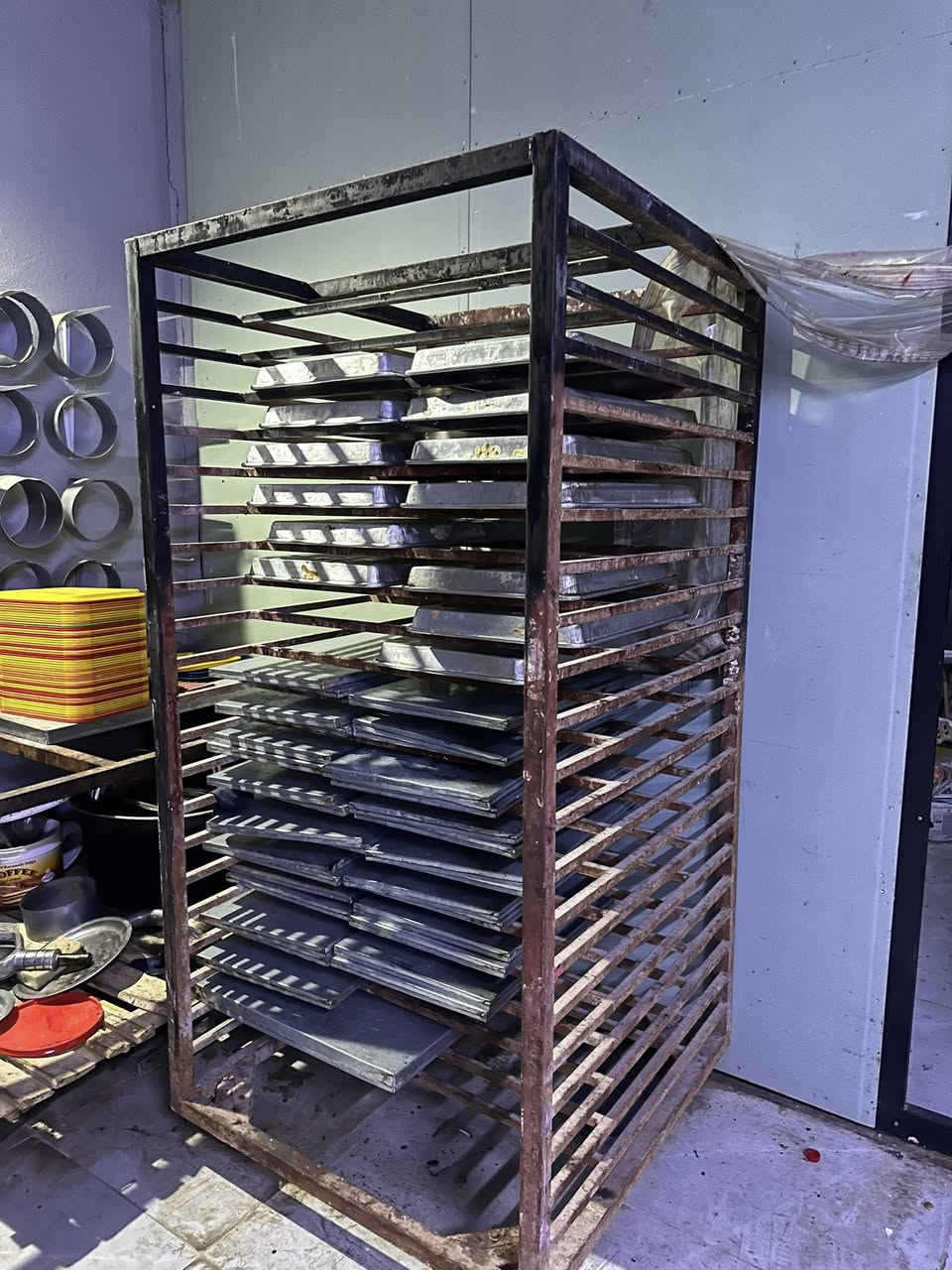 رمضان كريم علينا وعليكم
عندي معمل للبيع الي باقي منه ذني
السعر مناسب كلش
عارضات كيك مقوس عدد 2 جايبهن ب3 مليون
خمارة ايطالي ستلس ستيل كهربائية بدون غاز
حرارة وبخار كلش قوي جايبها ب4.5 مليون
شيتر ايطالي جديد بالجيس الذراع الوحده 120 سنتم
جايبة 4.5 مليون
مولدات عدد 2 كبار استخدام شهرين وعطلن بسبب اهمال العمال للدهن جايبهن ب3 مليون
مشجب وطاوليات وقوالب مشكل 
ميوزة مرمر تقريبا 10 مختلف الاحجام
ميوزة ستلس ستيل غذائي ثخين عدد 2 
تقريبا ذني صارن عليه  ب17 مليون ابيع بنص السعر شلعه وحده
بيع بسعر مناسب كله شلعه وحدة الي يجي مااوكف وياه على سعر وكلش سهل بالبيع
ماسنجر متواجد 
عالخط متواجد
واتس اب متواجد
***********
