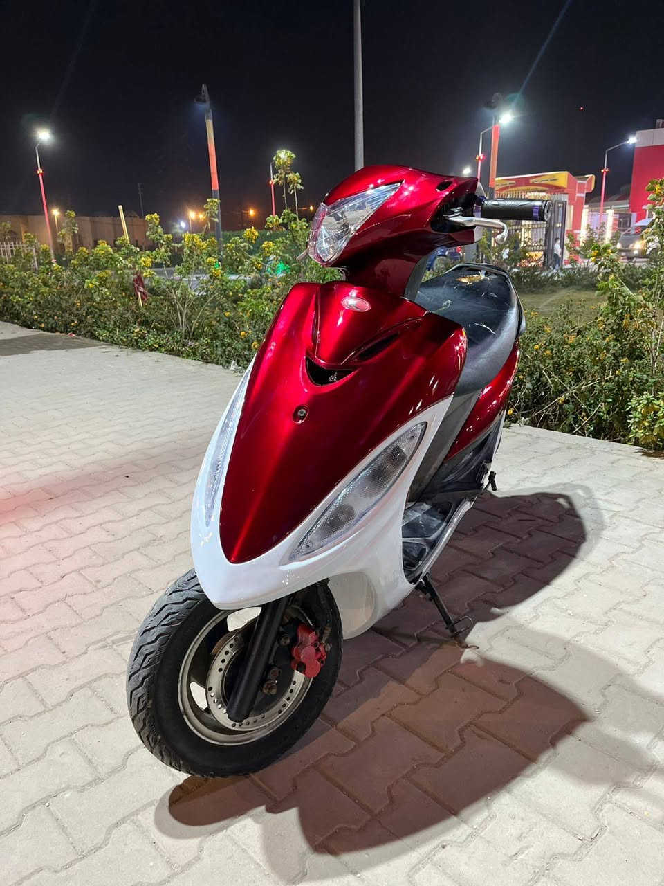 السلام عليكم 
كامكو J4 للبيع كامله مكمله نكره سلف بأي وقت شلعه ومعدل تخبل كهربائيات كامله من كلشي دراجه نضافه 100/100 محرك لا تنقيص ولا تبخير فووول مفتوحه الدراجه السعر 400 وبيه مجال مكان نجف حي ميسان *********** او متواجد خاص
