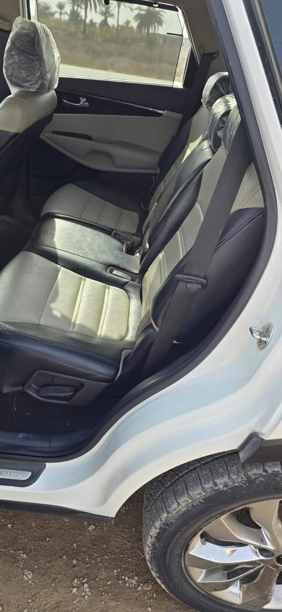 السلام عليكم
سورنتو 2020  خليجي كويتي6 سليندر  ، 7 راكب خليجي مكفوله كفاله عامه،  دبل شباج
فول مواصفات عدى الفتحه
نظام ترحيب 
بصمه ابواب وتشغيل 
لايتات زينون 
 كشنين كهرباء  
كامرا خلفيه 
دبل حساس امامي خلفي
 فول تحكمات ستيرن 
بردات خلفيه 
٣ انظمه قيادهة
سايد بريك بصمه
صندوك كهرباء 
تبريد ٣ قطع 
وبقيه المواصفات معروفه
سيارة جديدة جاهزة من كل شي  سيارة جديدة شركة ماتصرف عليه دينار  رقم الانكليزي الجديد وهزة جديدة ماشية 110الف كيلو السعر٢٥٠ وبيه مجال للطيبين العنوان صلاح الدين الدجيل *********** بيه وتساب ***********
