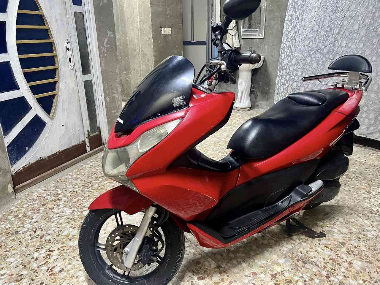 سلام عليكم دراجه bcx150cc جيل الاول دراجه جديده مكينه مكفوله ما مفتوح برغي جيب فيتر وتعال وكفرات بلادي سويجات 2دراجه جديده ماشيه37 السعر1350للاستفسار ***********

