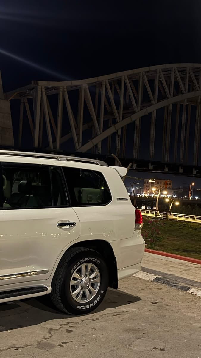 سلام عليكم
لاندكروز ستينية 2011 بريم اصلي
السيارة جديدة جدا ماشية 180 الف ومكفولة
بصمة
فتحة
كرسي كهرباء
كشنات جلد
تبريد بيانو
3 قطع تبريد
جام اوتو 4
مكينة 6 سلندر
يدات نيكل
مري نيكل
تحكم ستيرن
مثبت سرعه
كروز سرعه
وبعد بيهة هواي موصفات
رقم بغداد
***********
