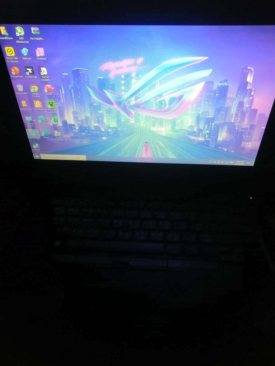سلام عليكم عندي لابتوب Lenovo 
i7 الجيل الثامن
RX 550X
RAM 16GB
SSD 256GB
ما صالي شهرين من اشتريته
الملحقات
كرتونته
ماوس عادي
حقيبة
وشاحنة الاصلية 65W
ملاحضة بي شخوط خفيفة بل ظهر مايئثر عل اداء  
السعر 350الف وبي مجال بصيط


**إذا كنت صاحب هذا الإعلان وتريد حذفه لأي سبب، رجاءا أرسل رسالة إلى الدعم الفني**