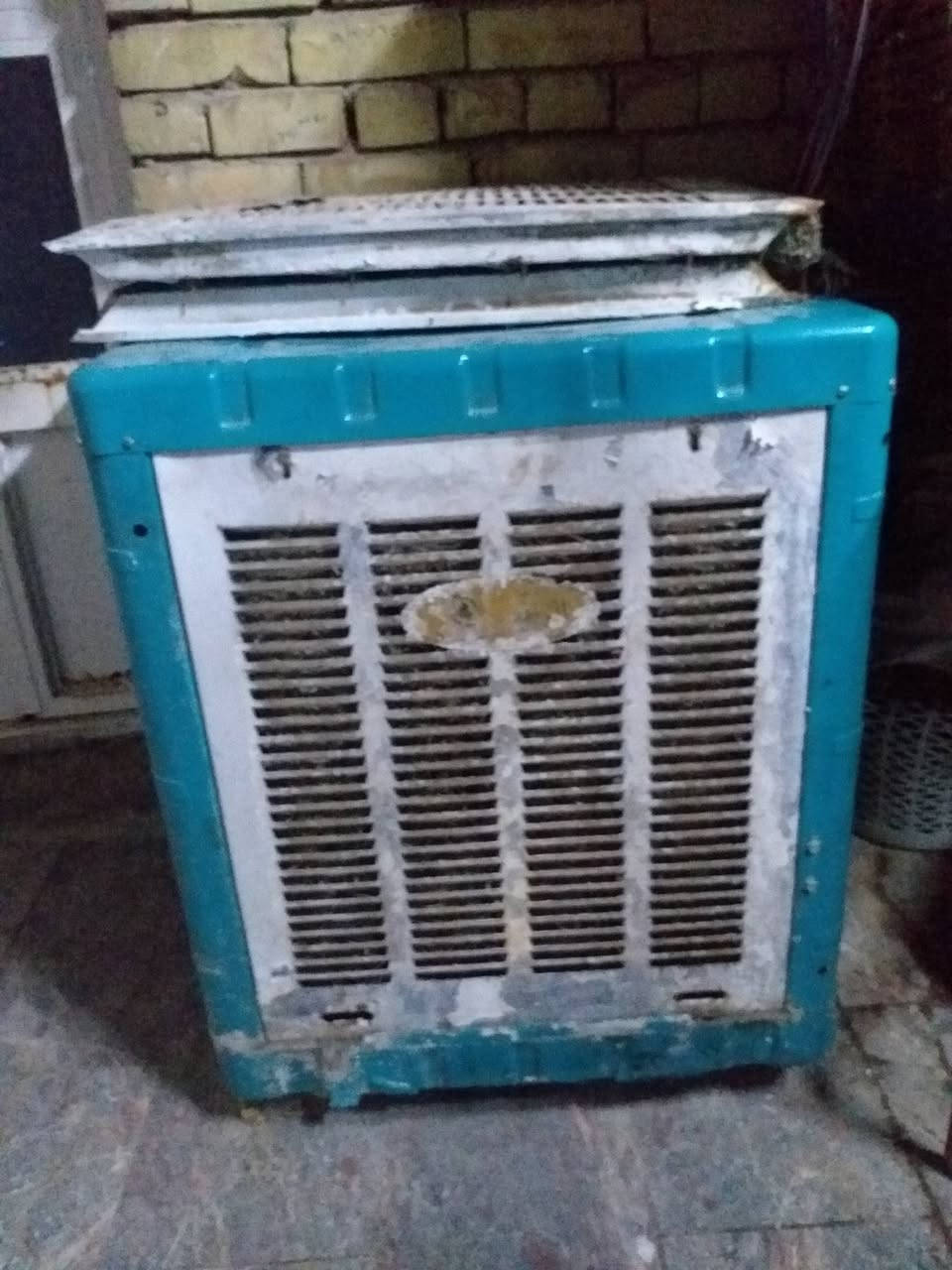 مبرده حديد كامله اسمها الرافدين 
ام سرعات للبيع مكاني بغداد حي اور ب٧٥ وبيها مجال 
رقم ***********
