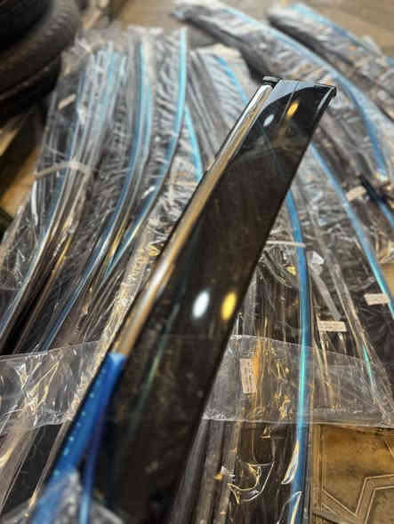 شەمسی شاهانە عدد زۆر بەردەستە جملە و مفرد
قاڵب بیلادیە ✅ 
تۆخەکەی بازاڕ نیە ئاگاداربن❌
نیکڵی پێوەیە - کوالێتی زۆر باشی هەیە و وەک و بیلادی دەرئەچێت 
ئێستا لە پێشانگای شکار بە جملە و مفرد بەردەستە و گەیاندن هەیە بۆ هەموو کوردستان 🎁🚕

نرخی مفرد ٢٧ هەزار 

*********** - ***********
