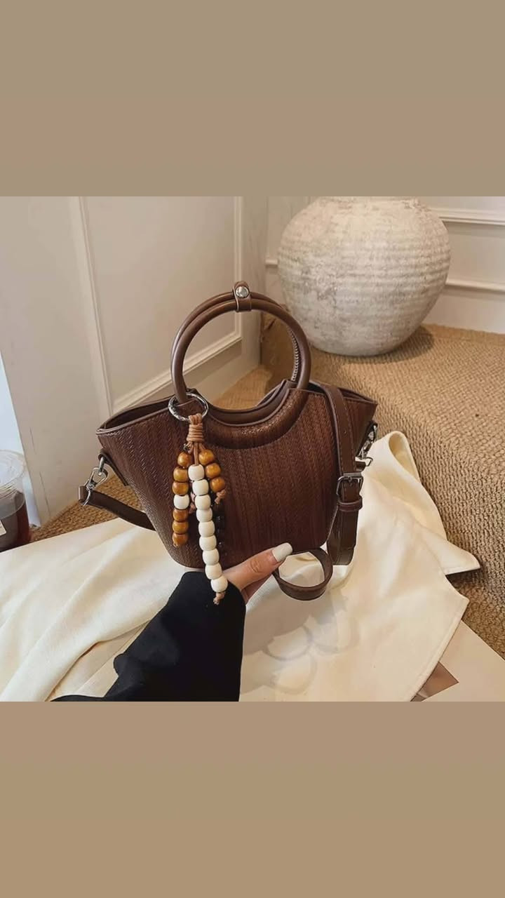 السعر بعد التخفيض  ١٥٠٠٠
توصيل كل المحافظات ٥٠٠٠
#هبةالطائي


**إذا كنت صاحب هذا الإعلان وتريد حذفه لأي سبب، رجاءا أرسل رسالة إلى الدعم الفني**