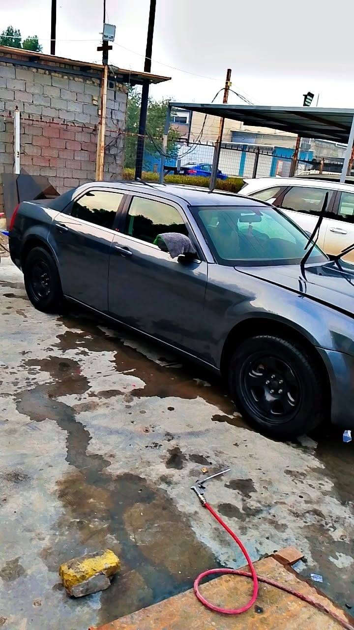 يا الله سلام عليكم سياره اوباما 2010 ادوات ادوات بدون رقم. سياره  جديده مصبوغه صبغ عام للجماليه . قصه بلجنطة فقط سياره عظمتها كلش حلوه كير مكينه جدد دواخرها كل الجديد العنوان بغداد السعر.43. ورقه بيها مجال للطيبين *********** _***********
