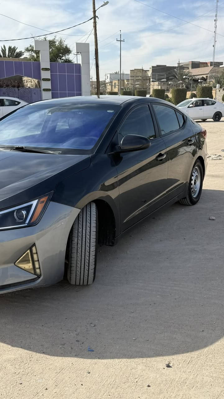 سلام عليكم انتره مديل 20رقم اربيل نهايت 26تنتهي سنويه حادثها جاملق و بنيد و بيها بكانات بردات وفحصها موجود  سياره ما ناقصه اي شي سعر 115وبيها مجال 
***********
