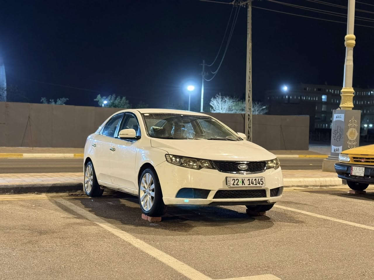 السلام عليكم سيراتو للبيع وارد خليجي مكفوله فقط الخشم مال البنيد ضربته دراجه سياره مكفوله مكينه كير حداديه رقم جديد هزه جديده صار شهر تقريبا من سويتهن تريد وكاله تريد تحويل تدلل مكاني كربلاء (سعر110) رقمي ***********السونار موجود بصور هاذا السونار قبل حادث البنيد
