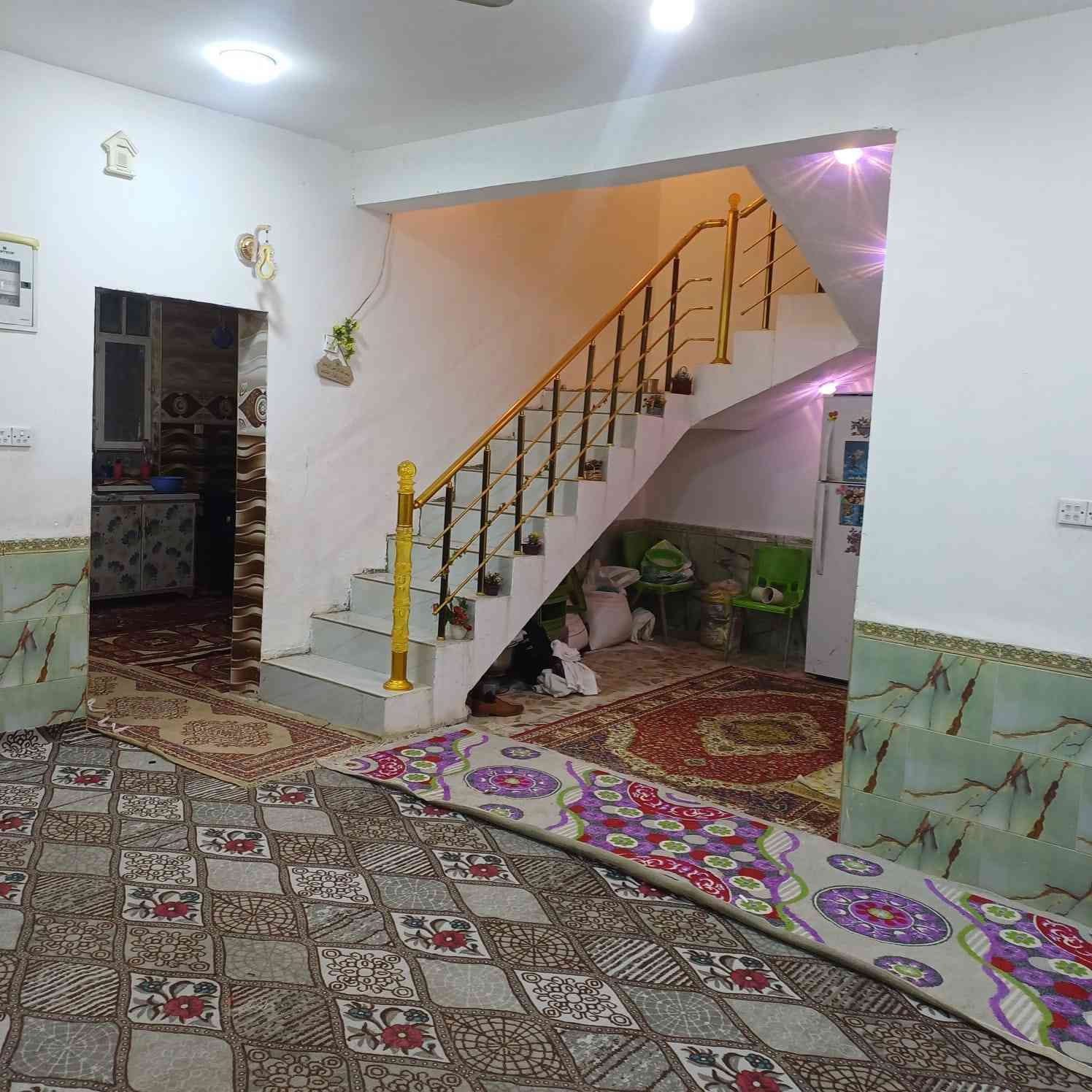 🏡 بيت للبيع – حي الأمين الثانية
🔹 بناء حديث درجة أولى 🔹 المساحة: 200 متر مربع
📐 يتكون من:
غرفتي نوم (5 × 4 متر لكل غرفة)
صالة (9 × 4 متر)
مطبخ (6 × 4 متر)
استقبال (8 × 4 متر)
صحيات
كراج سيارة
📞 للتواصل: (*********** )

